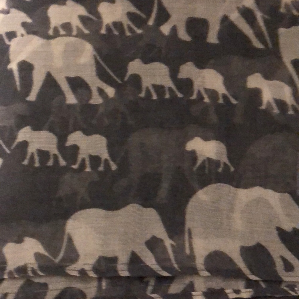 Elephant Patterned Scarf - Picture 3 of 5